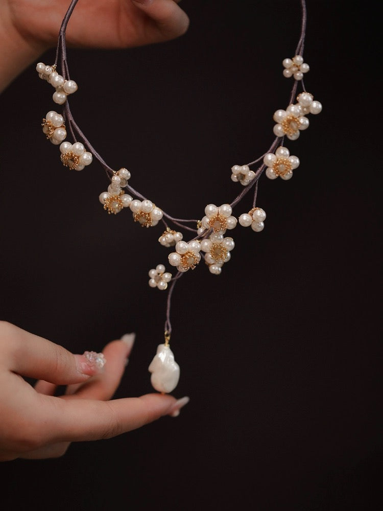 Flowery Necklace With Mother Of Pearl