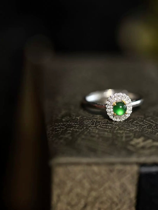 Exquisite Emerald Ring